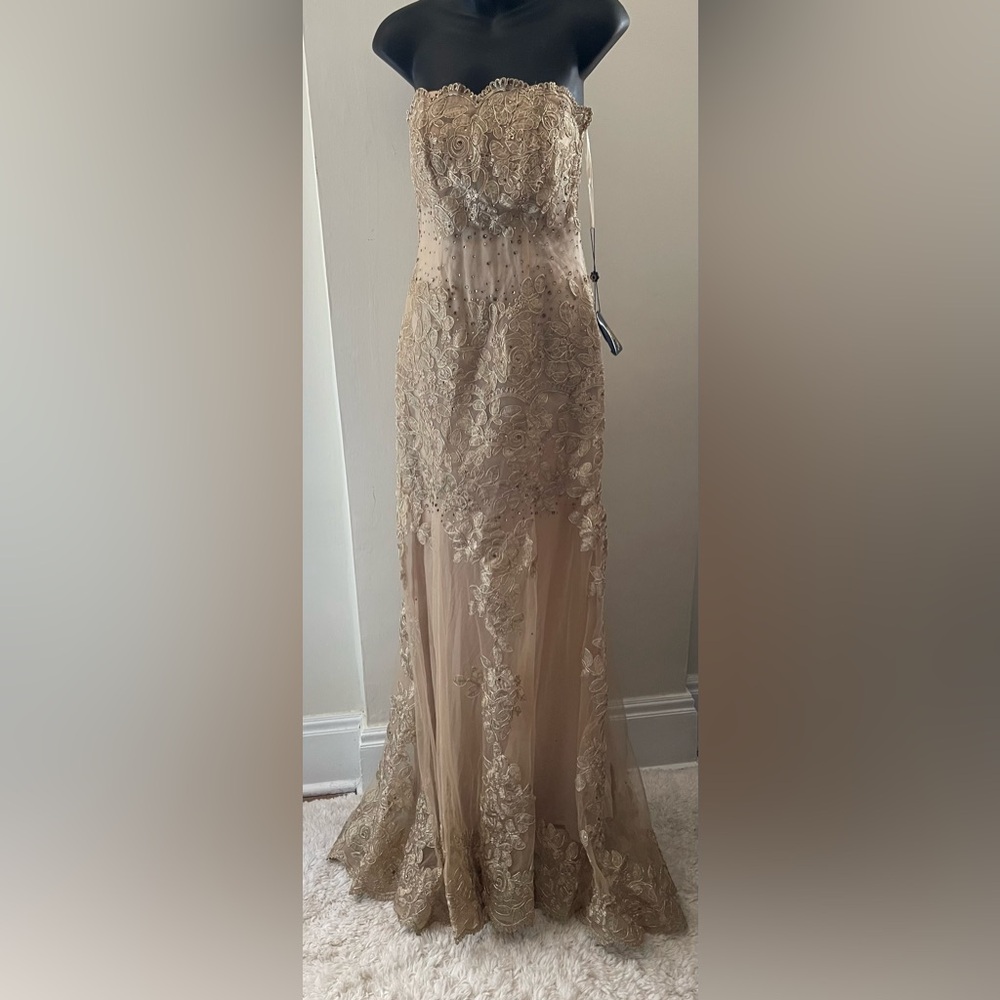 Elegant Royal Queen Gold Lace Strapless Dress Size 4